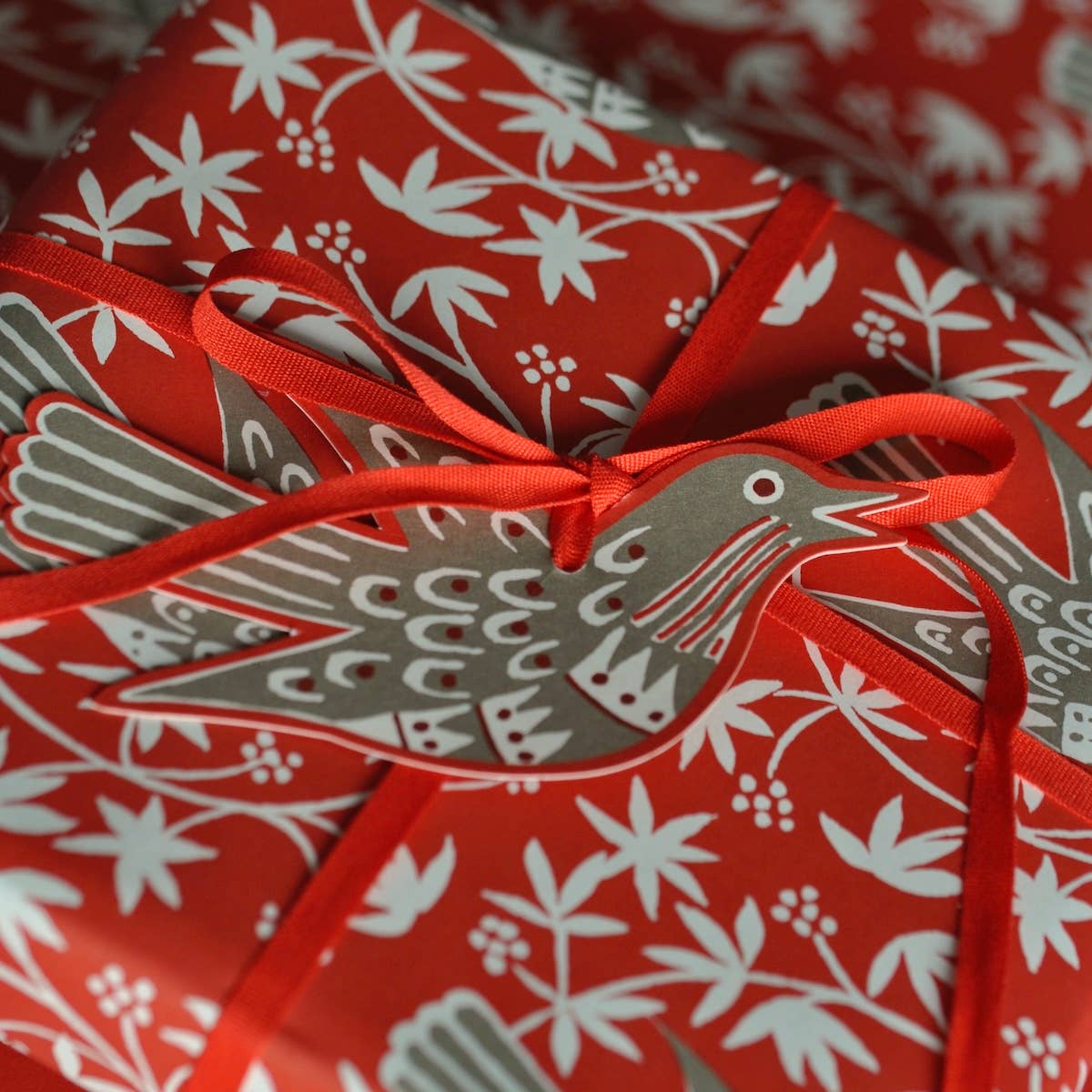 5 Fancy Songbird Gift Tags in Rosehip, photo 4 of 4