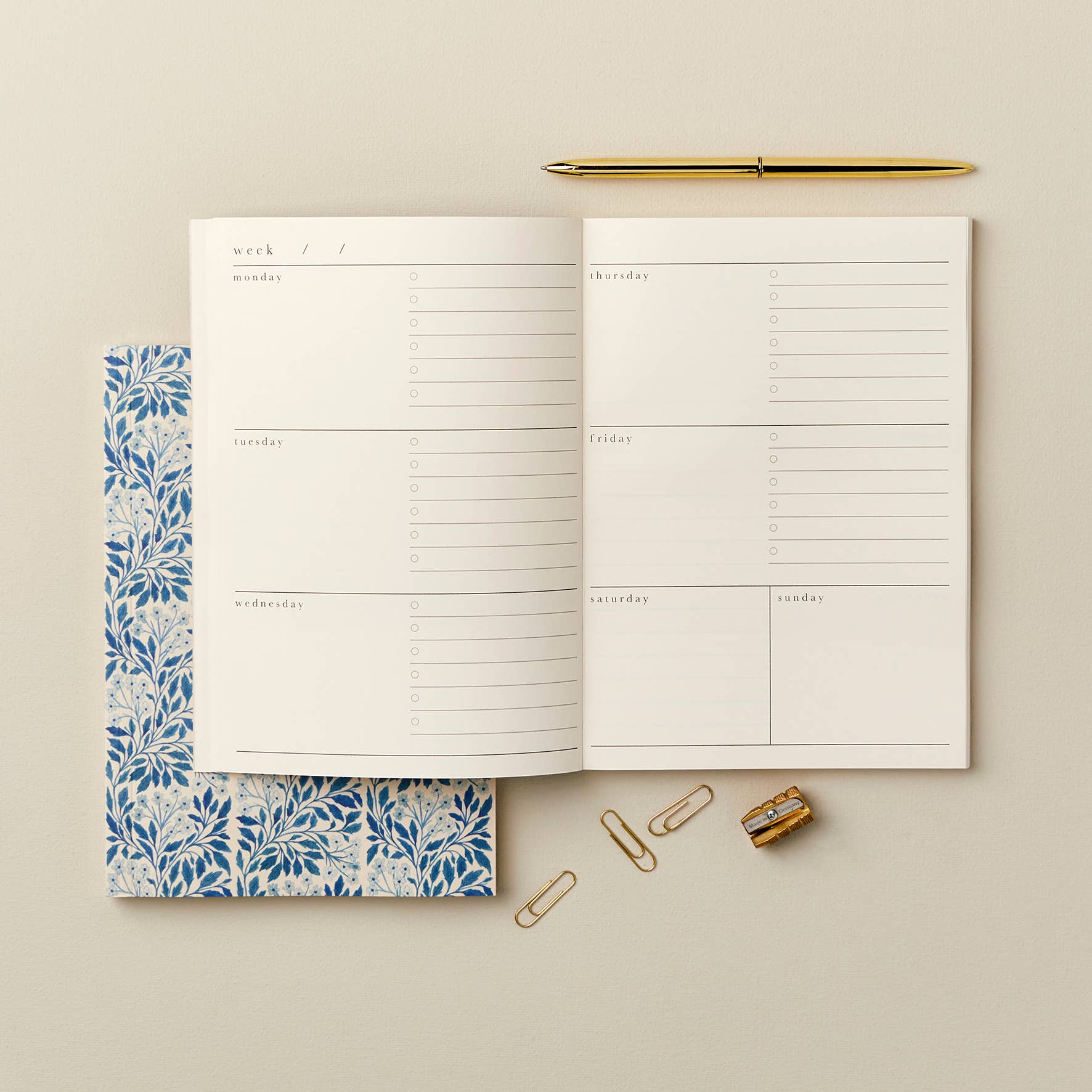 Blue Flora Weekly Planner, photo 3 of 6